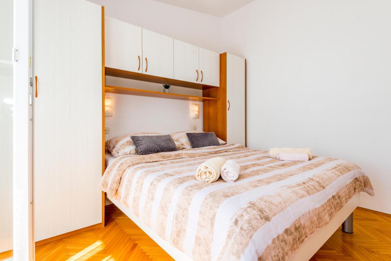 Apartment And Rooms Dalmatiko Vodice Exterior foto