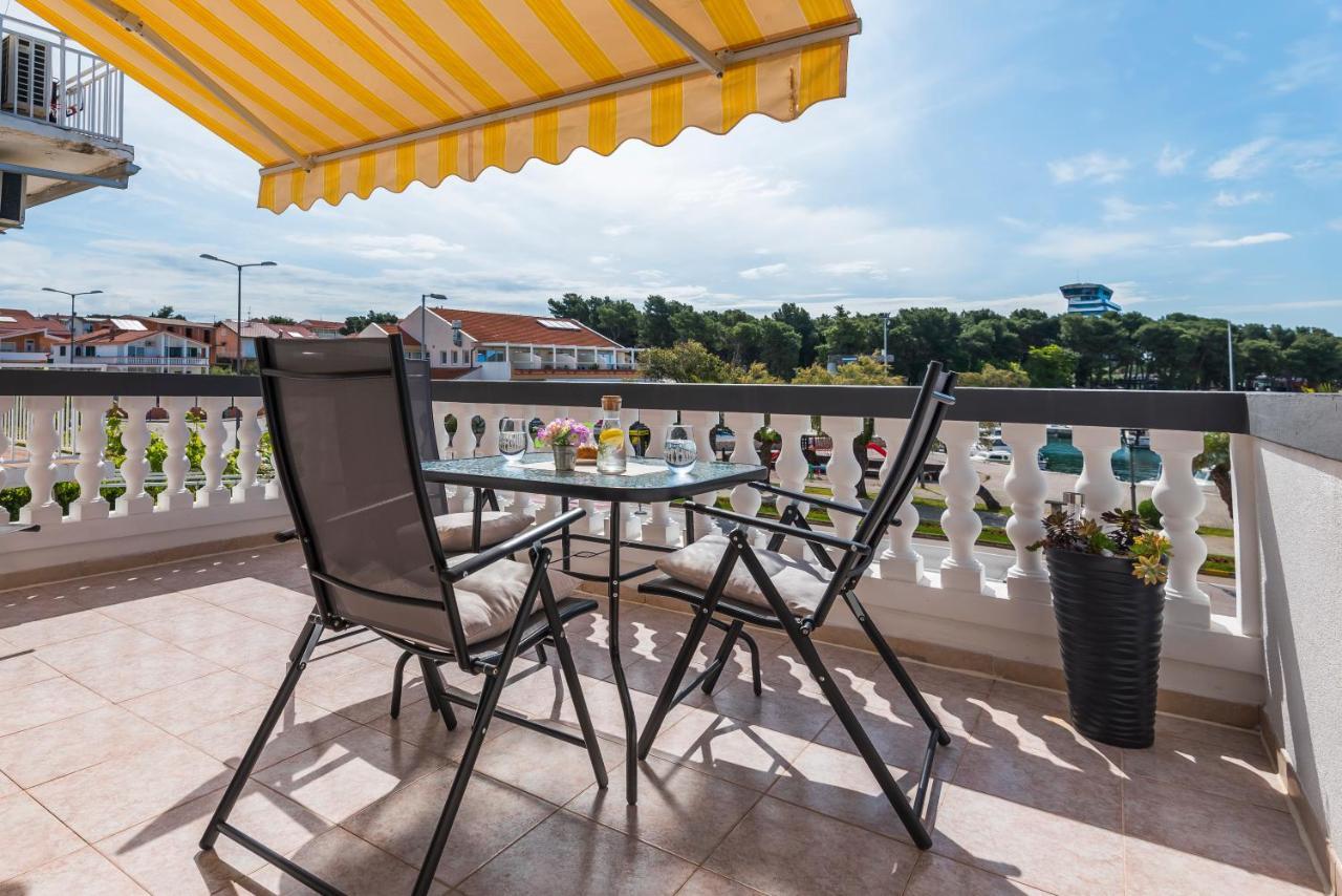 Apartment And Rooms Dalmatiko Vodice Exterior foto