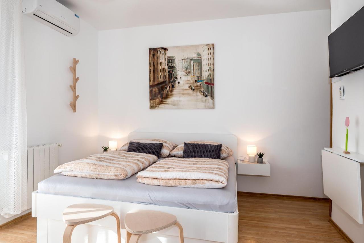 Apartment And Rooms Dalmatiko Vodice Exterior foto